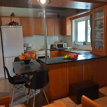 Lena Megalopoli דירה