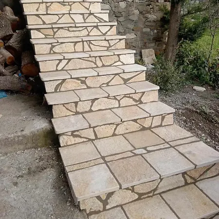 Lena Megalopoli דירה